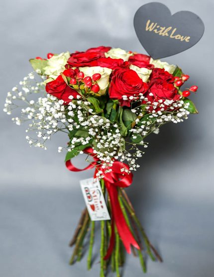 Romantic Red and White Rose Bouquet | Flowers | Event decoration Services | flowers decoration near me | flower studio pakistan | bukey near me