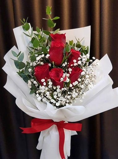 White and Red Roses Bouquet
